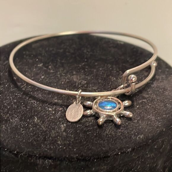 7.5” silver tone bangle bracelet with silver tone nautical charm - Picture 2 of 10